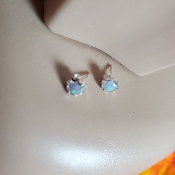 Artisian crafteduniquely U real fire opals studs - Picture 5 of 6
